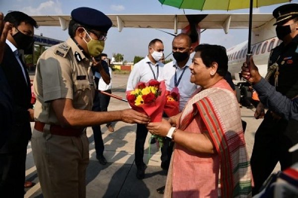 : राज्यपाल  उइके का किया गया आत्मीय स्वागत