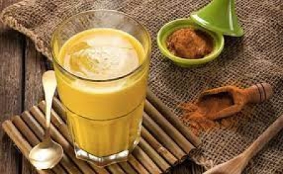 इन 4 लोगों को भूलकर भी नहीं पीना चाहिए हल्दी वाला दूध, सेहत को उठाने पड़ सकते हैं गंभीर परिणाम