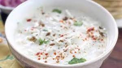 खाने का स्वाद ही नहीं भूख भी बढ़ा देगा खट्टा मीठा लीची रायता, नोट करें Recipe