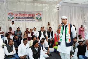 विधायक ने उपवास रखकर किया सरकार के नई गाइड लाइन का विरोध