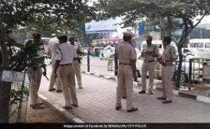 ड्रग्&zwj;स मामले में कर्नाटक के पूर्व मंत्री के बेटे के बेंगलुरु स्थित बंगले पर छापा मारा गया