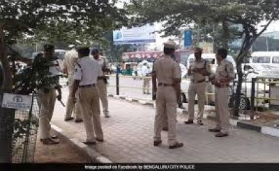 ड्रग्&zwj;स मामले में कर्नाटक के पूर्व मंत्री के बेटे के बेंगलुरु स्थित बंगले पर छापा मारा गया