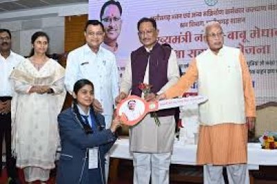 श्रमिक परिवारों के सशक्तिकरण और उत्थान के लिए समर्पित है हमारी सरकार : मुख्यमंत्री विष्णु देव साय