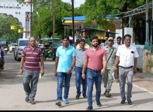 कलेक्टर ने आयुक्त के साथ बस स्टैंड व मार्केट क्षेत्र में सफाई व्यवस्था देखी,  सार्वजनिक जगहों से अतिक्रमण व गंदगी हटाने को कहा,  व्यापारियों से मांगा सहयोग