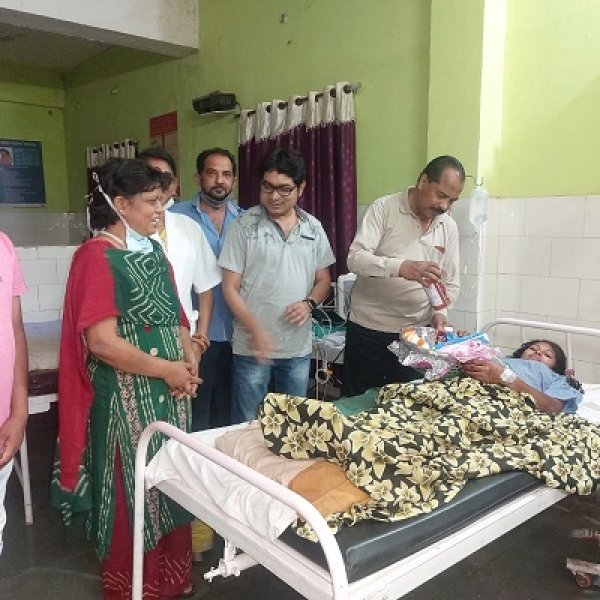 बेहतर काम करने वालों का सम्मान तो कोताही बरतने वालों पर कार्रवाइयां भी