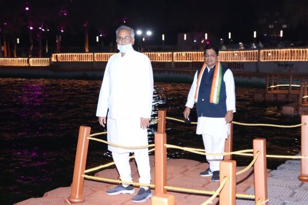 अंधेरे से उजाले की ओर, दिख रहीं विकास की नई भोर&rsquo;