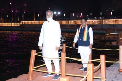 अंधेरे से उजाले की ओर, दिख रहीं विकास की नई भोर&rsquo;