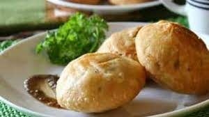 करवा चौथ पर बनाएं हलवाई जैसी खस्ता नमकीन कचोरी, त्योहार का मजा हो जाएगा दोगुना