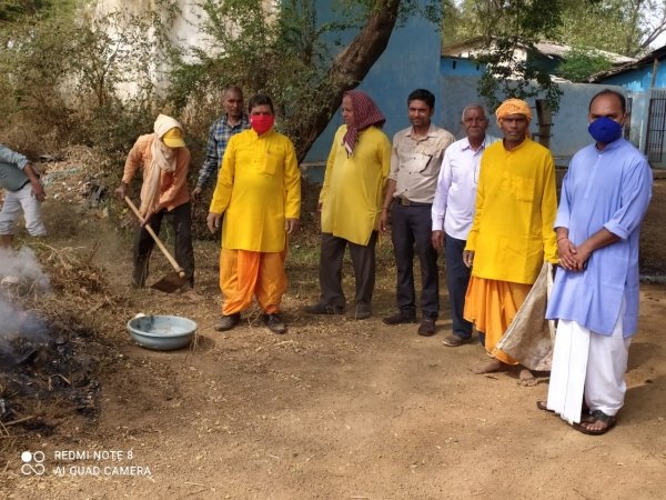 गायत्री परिवार द्वारा चलाया गया स्वच्छता अभियान