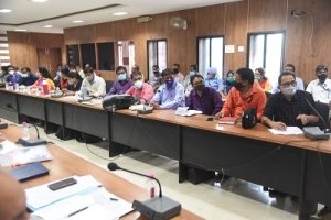 कोरोना महामारी में अपने माता-पिता को खो चुके बेसहारा बच्चों को नि:शुल्क शिक्षा की योजना के प्रभावी क्रियान्वयन के कलेक्टर ने दिए निर्देश