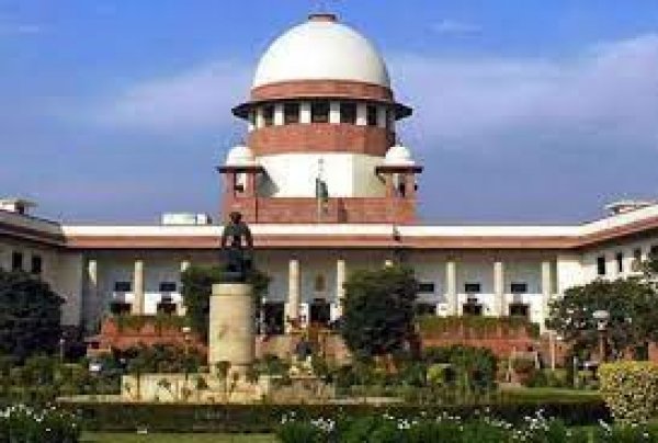 &#039;खाली कराया जाए सिंघु बॉर्डर&#039; : SC में याचिका