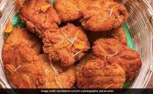 इस आसान विधि से बनाइए छठ में चढ़ाया जाने वाला प्रसाद ठेकुआ, 40 मिनट में बनकर हो जाएगा तैयार