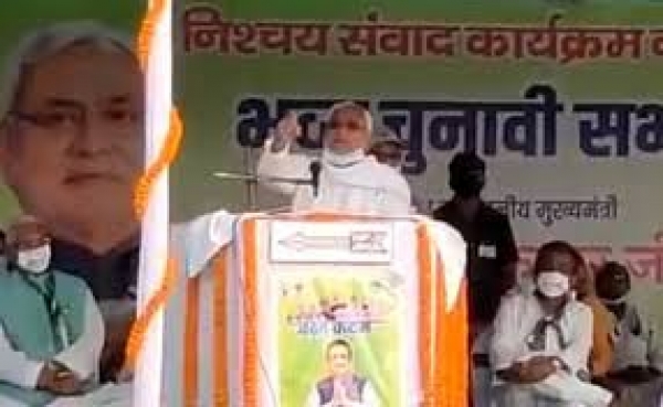 नीतीश कुमार का तेजस्&zwj;वी यादव से सवाल, 'काहे भागे रहते थे दिल्ली, किसके यहां रहते थे..'