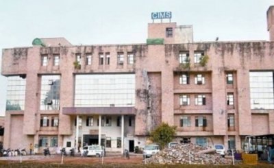 कोविड से मध्यम वर्गीय परिवार हो रहे बर्बाद , एक पेशेंट 10 से 15 हजार का खर्च...