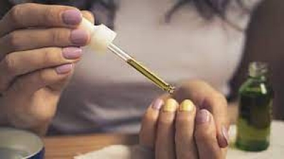 घर में इस तरह से तैयार करें Nail Growth Serum, जानें इस्तेमाल करने का सही तरीका
