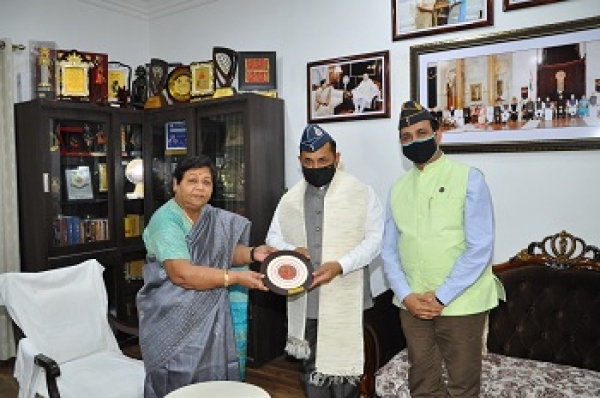 राज्यपाल से राज्य सैनिक बोर्ड के नव मनोनित संचालक विवेक शर्मा ने की सौजन्य भेंट