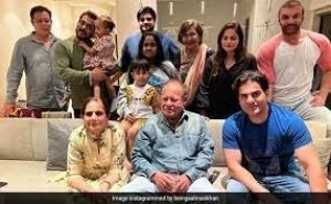 सलमान खान  के पिता सलीम खान  ने परिवार संग सेलिब्रेट किया 86वां बर्थडे.