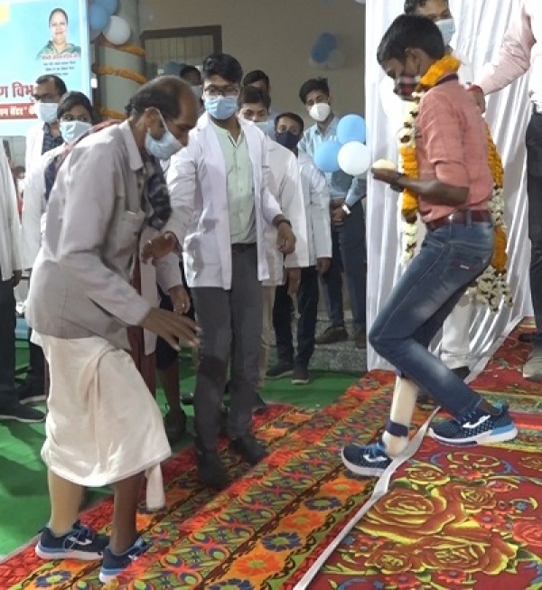 पग-पग आगे बढ़ी जिंदगी : पुनर्वास केन्द्र ने हजारों जीवन में जगाई नई आस