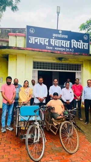 दिव्यांगजन को ट्रायसाइकिल सहित सहायक उपकरण का वितरण