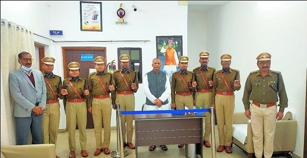 प्रशिक्षु आईपीएस अधिकारियों ने की गृहमंत्री से मुलाकात