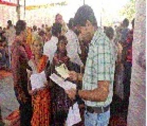 इंदिरा चौक के निकट का विडियों देख आयुक्त ने तत्काल नाली बनाने दिए निर्देश