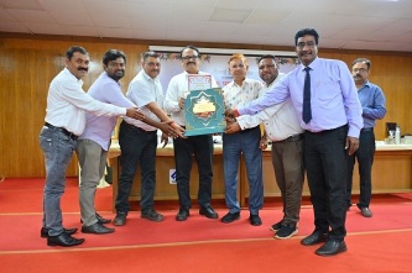 राजभाषा पखवाड़ा का समापन एवं वार्षिक पुरस्कार वितरण समारोह आयोजित, 20 कार्मिकों और 10 कार्यालयों को विशिष्ट सम्मान