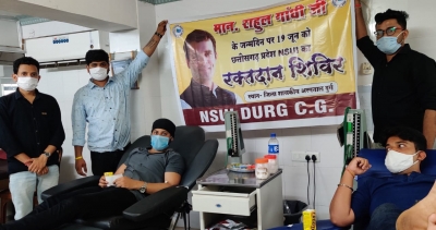 राहुल गाँधी के जन्मदिन पर NSUI ने किया रक्तदान