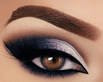 Eye lashes को घना करना चाहते हैं, तो अपनी diet में करें इन चीजों को शामिल