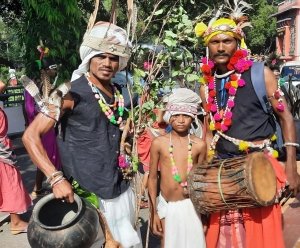 विशेष लेख : पिता के साथ मिलाता है ताल में ताल, दस साल का छयांक नृत्य में दिखाता है कमाल