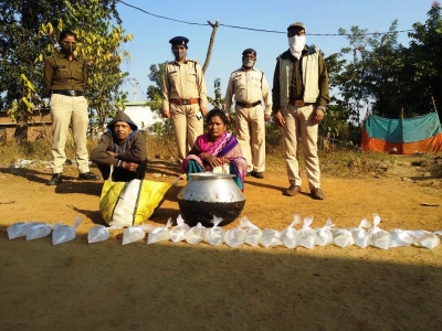 कुकरेल क्षेत्र में अवैध शराब के खिलाफ आबकारी विभाग ने की कार्रवाई, दो आरोपी जेल दाखिल