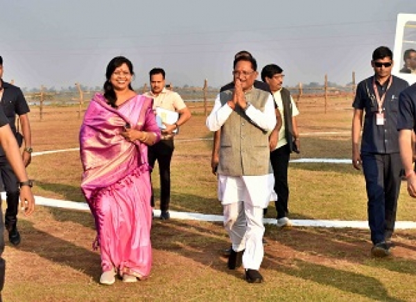 मुख्यमंत्री विष्णुदेव साय का हेलीपैड आगमन पर हुआ आत्मीय स्वागत व अभिनंदन