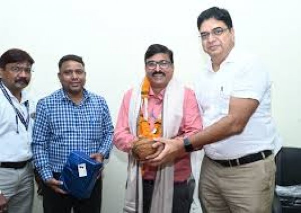 जनसंपर्क विभाग के उपसंचालक श्री आनंद प्रकाश सोलंकी को सेवानिवृत्ति पर दी गई गरिमामय विदाई