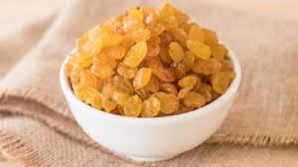 ठंड ज्यादा लगती है, तो रोजाना जरूर खाएं 10-12 किशमिश