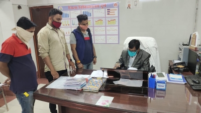 जिला चिकित्सालय दुर्ग में नर्सिंग होम के दलालों का साया  जिला चिकित्सालय दुर्ग के अडिय़ल और उदासीन रवैए के लेकर हृस्ढ्ढ ने सौपा ज्ञापन