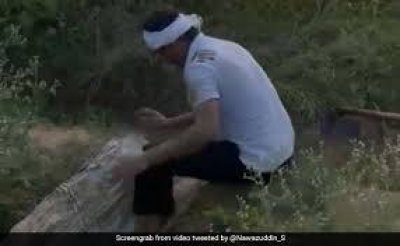 खाली समय में यूपी के अपने गांव के खेत में पसीना बहा रहे एक्&zwj;टर नवाजुद्दीन सिद्दीकी
