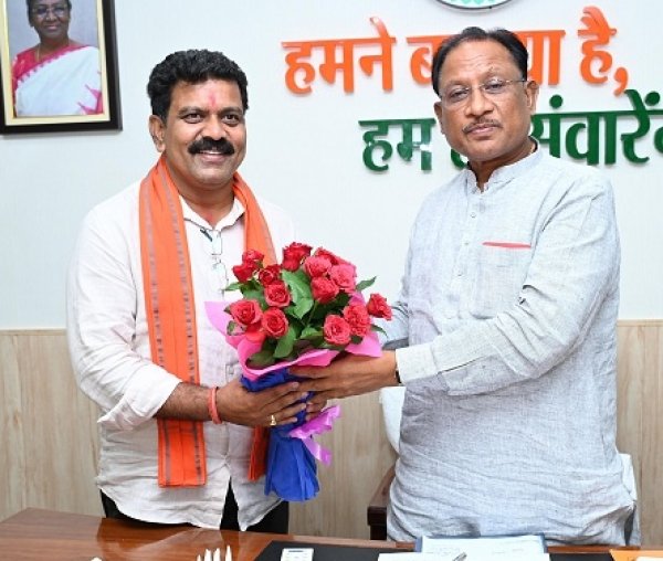 मुख्यमंत्री द्वारा गौवंश अभ्यारण्य बनाने की घोषणा पर उपमुख्यमंत्री ने दी बधाई