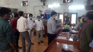 मामला : भूपेश सरकार की योजनाओ के प्रसार सामग्री बना रद्दी का ढेर  शौर्यपथ की खबर का असर , महापौर ने किया कार्यालय का औचक निरिक्षण लगाईं अधिकारियो को फटकार , आयुक्त मंडावी का क्या होगा अगला कदम ?