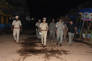 शहर के लाॅज, बस स्टैण्ड़ एवं चौकी का औचक निरीक्षण किया गया