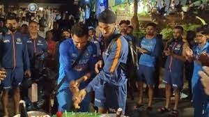 टीम इंडिया दूसरे मैच के लिए गुवाहाटी पहुंची, अर्शदीप और चाहर ने केक काट मनाया था जश्न