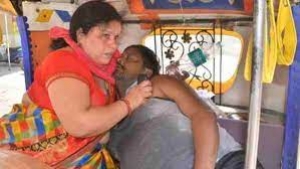 नहीं मिली ऑक्सीजन तो पति को मुंह से सांस देती रही महिला, फिर भी नहीं बचा पाई जान