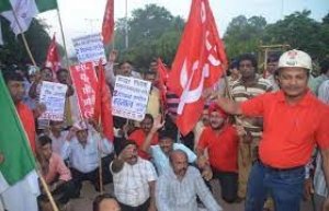 ट्रेड यूनियन के राष्ट्रव्यापी हड़ताल का भिलाई-दुर्ग में दिखा असर , बीएसपी के सभी गेट के बाहर नारेबाजी के साथ हुआ प्रदर्शन