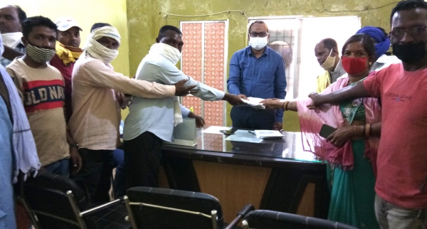 अभ्यारण्य क्षेत्र के ग्रामवासियों ने व्यवस्थापन का किया विरोध