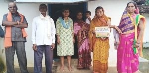 अनीता ध्रुव पहुंच रही गांव-गांव, केन्द्र सरकार के बता रही उपलब्धियां भूपेश सरकार पर लगाया वादाखिलाफी का आरोप, कहा झुनझुना पकड़ा रहे मुख्यमंत्री