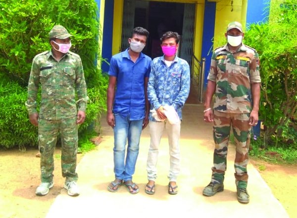 199 पौवा देशी प्लेन शराब के साथ दो आरोपी गिरफ्तार