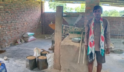 शासन की योजना से लाभान्वित होकर हाॅलर मिल को बनाया आय का जरिया