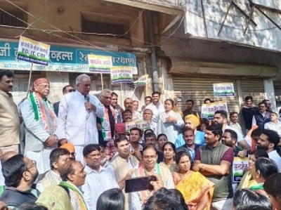 *बघेल&ndash;साहू की मौजूदगी में दुर्ग में कांग्रेस का बड़ा प्रदर्शन,ईडी कार्रवाई के विरोध में भाजपा कार्यालय घेराव*