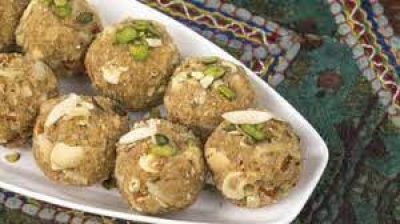नवरात्रि व्रत में कमजोरी दूर करने के लिए खाएं सिंघाड़े के लड्डू