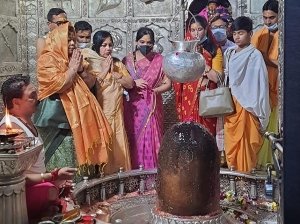 राज्यपाल  उइके ने उज्जैन में भगवान महाकालेश्वर की पूजा अर्चना की