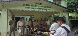 पिथौरा वन परिक्षेत्र में हिरण का अवैध शिकार उजागर &ndash; पाँच आरोपी गिरफ्तार, ताज़ा मांस व शिकारी सामग्री जप्त