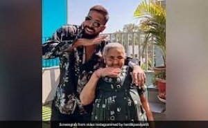 हार्दिक पांड्या ने नानी के साथ किया &lsquo;पुष्पा&rsquo; के गाने पर डांस, तो Allu Arjun का आया ये कमेंट, देखें वीडियो